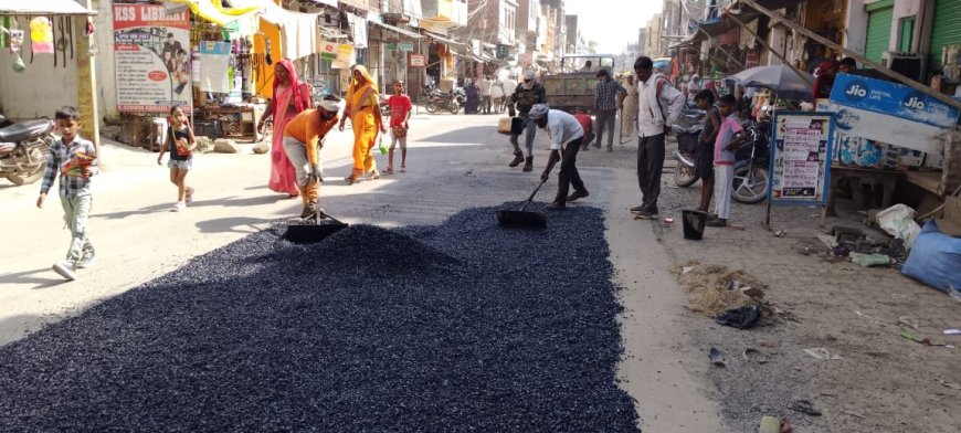 बाह विधायक रानी पक्षालिका सिंह के हस्तक्षेप के बाद पिनाहट क़स्बा की मुख्य सड़क का गड्ढा मुक्त करने का कार्य हुआ शुरू क़स्बा की प्राचीन रामबारात