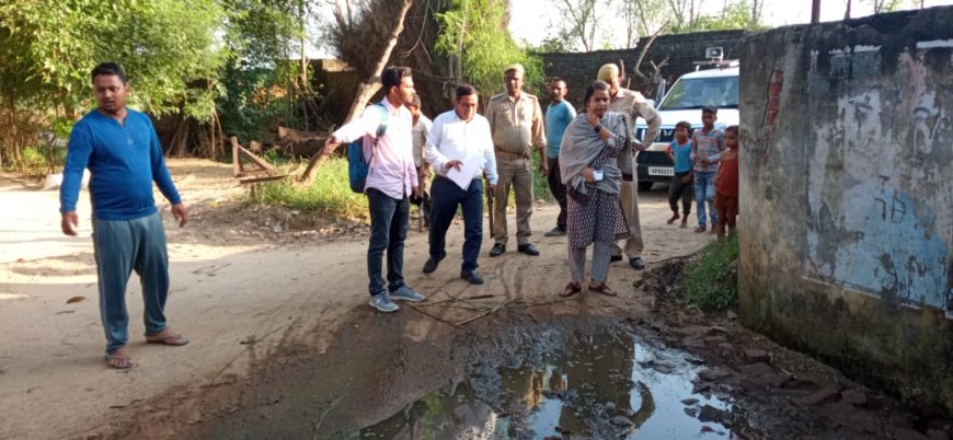 विप्रावली में चक मार्ग और जल भराव की समस्या का निरीक्षण करने पहुंची एसडीएम